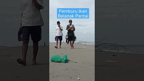 Pemburu belanak pantai #nelayan #fisherman #fishing #traditionalfisherman #fishingnets