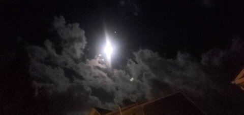 Bright Moon, Fast Clouds