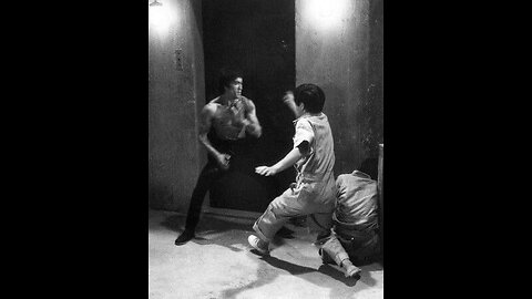 Cross kick Studio Films Bruce Lee Enter the Dragon