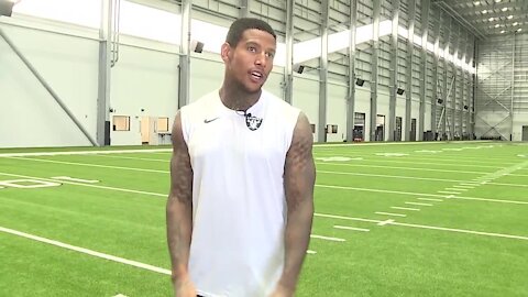 100 Yards with Tina Nguyen: Las Vegas Raiders' Darren Waller