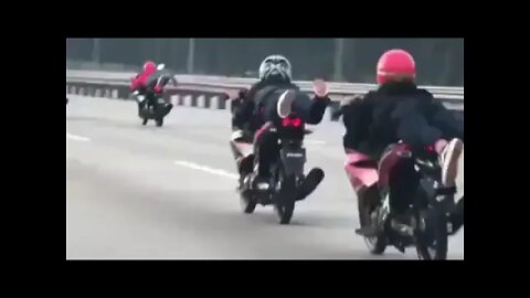 Bikers Stunt Driving On Highway #dashcams #stuntdriving #biker