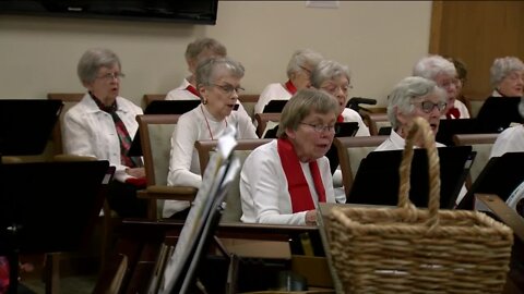 101-year-old woman sings in Harwood chorus