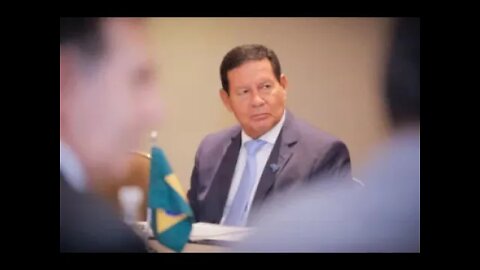 “Não vamos mais pagar R$ 4 por litro de gasolina”, diz Mourão