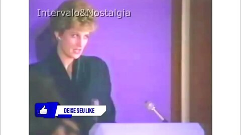 Foto íntimas da Lady Diana (Princesa de Gales) são mostradas em tabloide