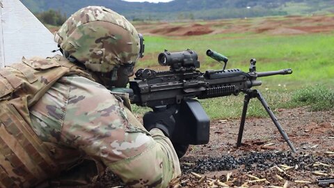 25th ID Soldiers Conduct Squad Automatic Weapon Qualification