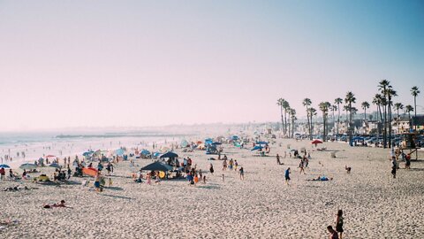 Your favorite beach cocktail says a lot about your personality, survey says