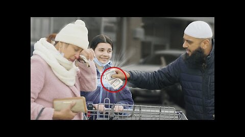 Muslim Asking Strangers For Food Then Paying Their ENTIRE GROCERIES