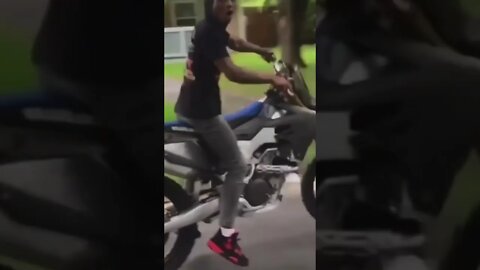 Is your lucky day 🙄😳😂😂 #bike #shorts #saintpee #youtubeshorts #music #bikerider