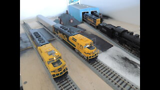 Santa Fe SDF40-2s Ho scale Running