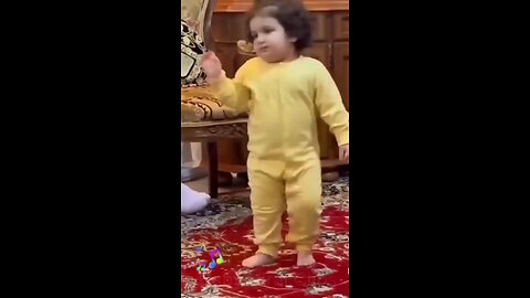 dancing baby girl 😂