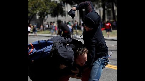 Aug 27 2017 Berkeley 1.8.1 Antifa chasing and attacking people