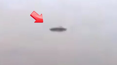 Hard-to-see saucer-shaped UFO sighted over the ocean