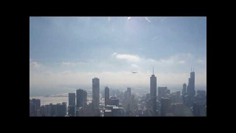 Breaking UFO Sightings 2021 UFO Hiding Behind the cloud Caught on Camera Over Chicago