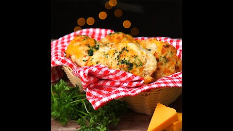 Copycat Red Lobster Biscuits [GMG Originals]