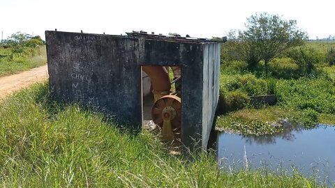 Bombas d'água abandonada em território rural de Viamão/RS