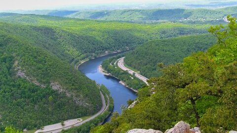 Trucking Through The The Delaware Water Gap