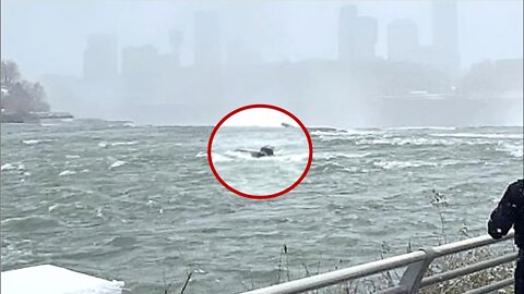 The US Coast Guard Made A Chilling Discovery After Spotting This On The Edge Of The Niagara Falls