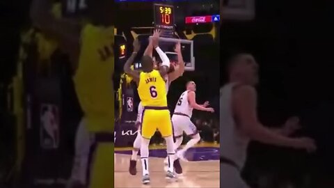 Lebron throws a pass 3pointer #lebronjames #lakers #nbaplayoffs2023 #shorts #nba #basketball