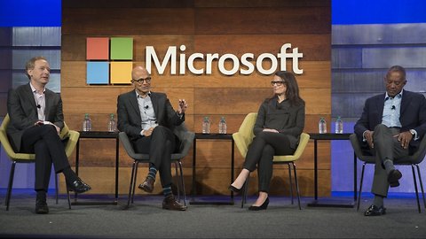 Microsoft To Pursue Pentagon Cloud Bid Despite Employee Concerns