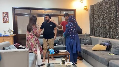 prank video sabko prank krdia mery or muneeb ki fight ho gay sab dar gay