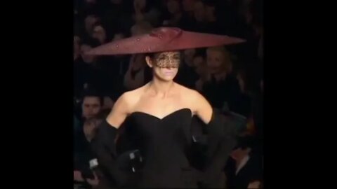 Violetasanchez in philiptreacy Fall/Winter 1997 FashionShow