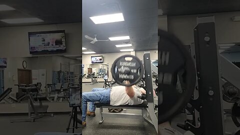 225lbs Bench, final burn 🔥 out set , Crazy 🤪 old man