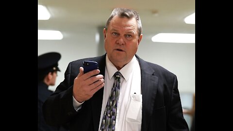 Sen. Tester Warns Dems to 'Show Up' in Rural America, Bridge Divide on Guns