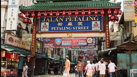 Visit Jalan Petaling in Kuala Lumpur in Malaysia