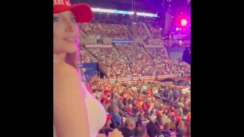 🚨 OF Model Ava Louise Flashes at Trump Rally for Fundraiser: "T*ts for Trump" 🌆💸