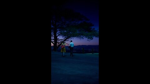 Experience the vertical world of La La Land (2016)