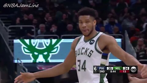 Giannis SHOCKED the Entire 76ers Team with His Wildly POSTER Dunk !