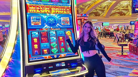 I Played THE LARGEST MEGA VAULT SLOT MACHINE In The Casino!!!