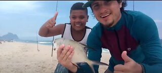 PESCARIA NA PRAIA DA RESERVA COM MUITO PEIXE (pampo, galhudo, riscadinho e xerelete) - Bello Peixe