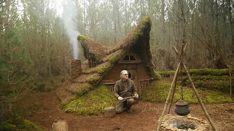 Building a Complete Survival Mini House with dead wood pin needles rocks and clay