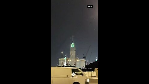 Breathtaking visuals of torrential rain, forceful winds, and extraordinary lightning in Mecca