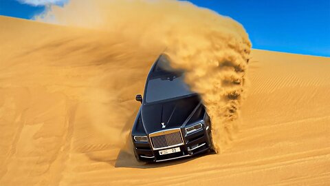 Rolls-Royce SUV Cullinan in the Desert