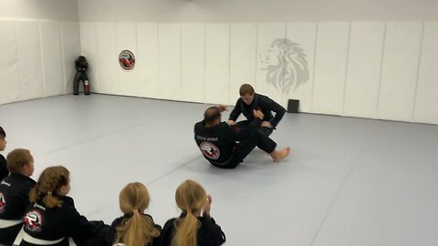 BJJ Using the Scissor Sweep Entry to Go for a Triangle Choke