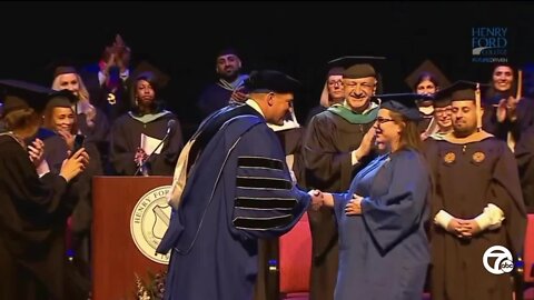 'The best feeling': Woman in labor walks across graduation stage, gets degree