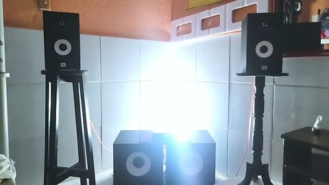 Bookshelf JBL STAGE A130 - Tocando Jazz (Música: Fever) 24bit - 192kHz