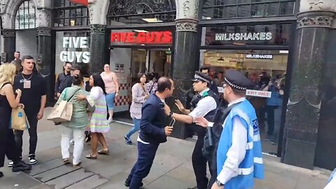 Police and protester clash in london #metpolice