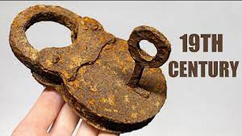 Very Rusty Lock Restoration. Padlock of the 19th century