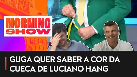 Luciano Hang mostra cueca verde ao vivo