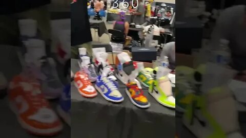 3 6 Sneakercon 2022 shortiie #sfmcollective #shorts #sneakercon #2022 #shoes #jordans #yeezy