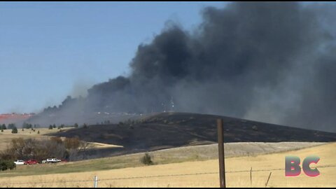 1 dead, ‘many structures lost’ as wildfire threat grows in Washington state