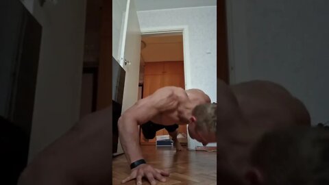 1 HAND 1 LEG PUSHUPS