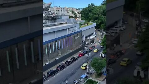 Protesto na TV GLOBO no Jardim Botânico/RJ , por demissão em massa dos jornalistas.