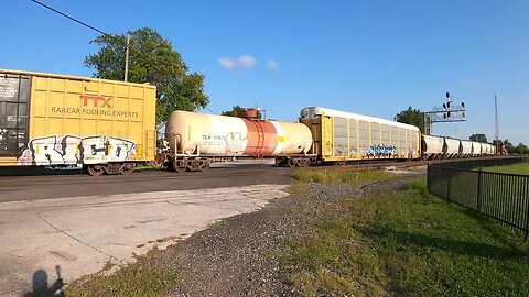 CSX Pulling A Mix Manifest Through Fostoria Awesome Train Horn Salute #train #trainhorn #asmr #csx