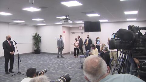 'Shame on you' | Protester tries to interrupt Gov. DeSantis' press conference