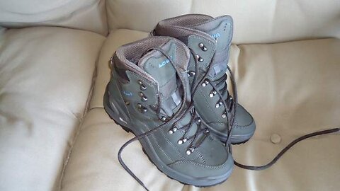 Lowa Renegade GTX Mid Hiking Boots for Men Review