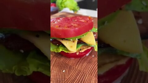 TOMATO BUN. Would you try it?? #lowcarb #keto #ketodiet #ketorecipes #healthyfood #Shorts